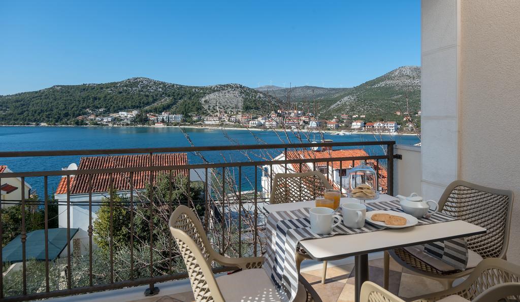 Arka Trogir Apartments - Seget Vranjica Eksteriør billede