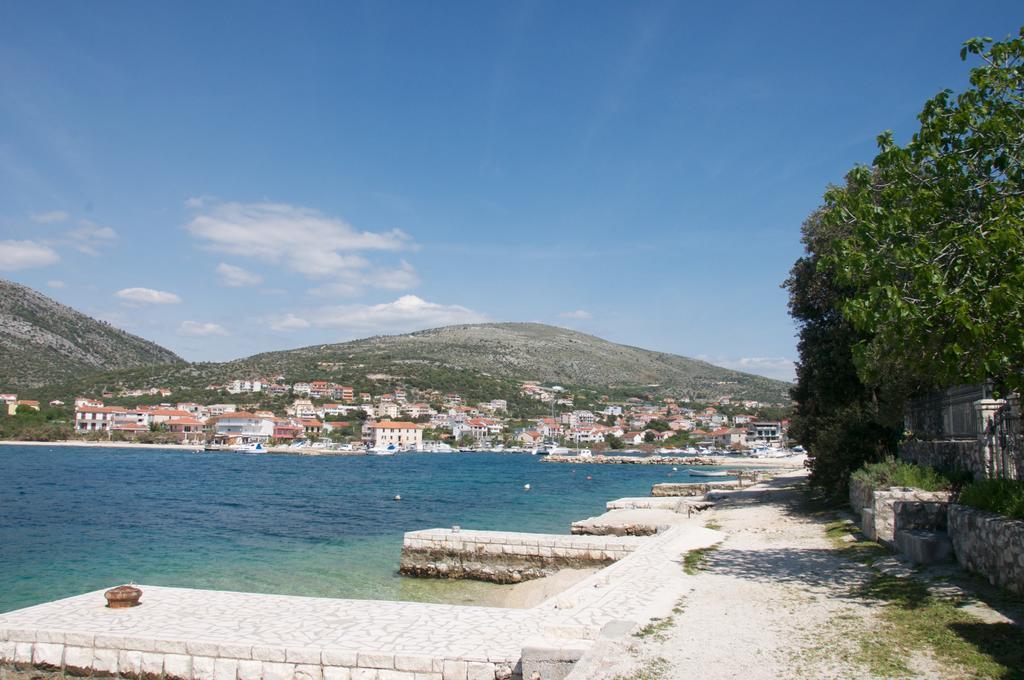 Arka Trogir Apartments - Seget Vranjica Eksteriør billede
