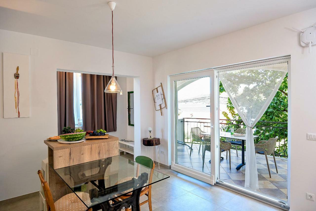 Arka Trogir Apartments - Seget Vranjica Eksteriør billede